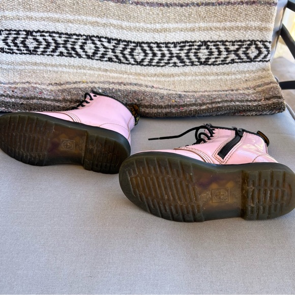 Dr. Martens Girl's Grade School 1460 “Pale Pink” Patent Combat Boots Size-10 - Picture 7 of 8
